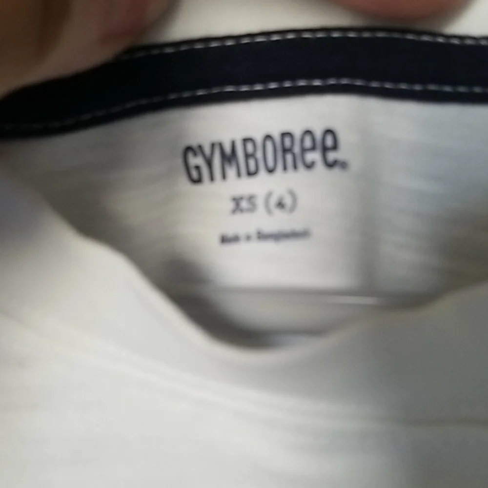 Gymboree boys shark t shirt XS 4